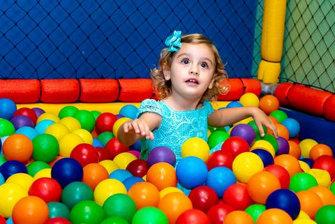 foto aniversario infantil no buffet Espaço Villa 18 em Alphaville aniversariante'