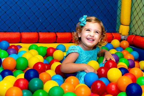 foto aniversario infantil no buffet Espaço Villa 18 em Alphaville. Decoração Aladim. buffet infantil alphaville. foto aniversário infantil em alphaville.'