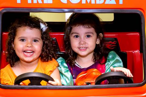 foto aniversario infantil no buffet Espaço Villa 18 em Alphaville. Decoração Aladim. buffet infantil alphaville. foto aniversário infantil em alphaville.'