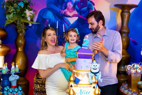 foto aniversario infantil no buffet Espaço Villa 18 em Alphaville aniversariante nos parabens'