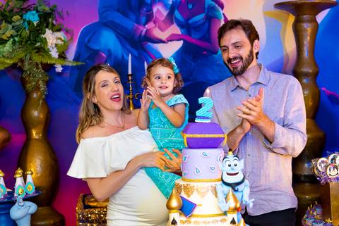 foto aniversario infantil no buffet Espaço Villa 18 em Alphaville aniversariante nos parabens'