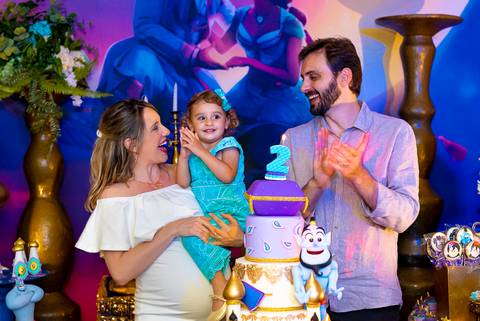 foto aniversario infantil no buffet Espaço Villa 18 em Alphaville aniversariante nos parabens'