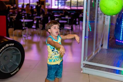 Fotografia de aniversário infantil em alphaville. Fotografia de aniversário infantil no buffet Planeta Kids Alphaville.'