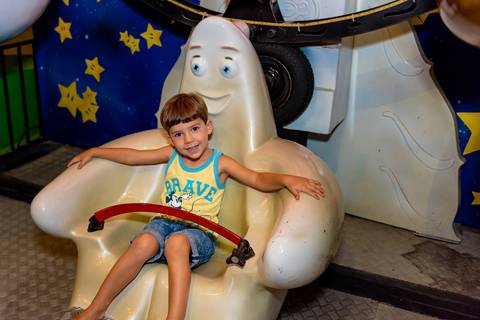 Fotografia de aniversário infantil em alphaville. Fotografia de aniversário infantil no buffet Planeta Kids Alphaville.'