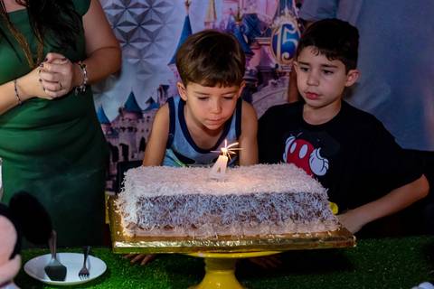 Fotografia de aniversário infantil em alphaville. Fotografia de aniversário infantil no buffet Planeta Kids Alphaville.'