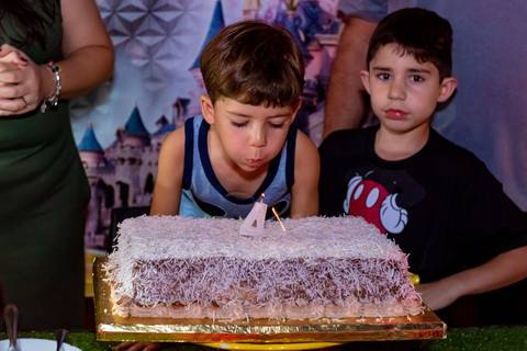 Fotografia de aniversário infantil em alphaville. Fotografia de aniversário infantil no buffet Planeta Kids Alphaville.'