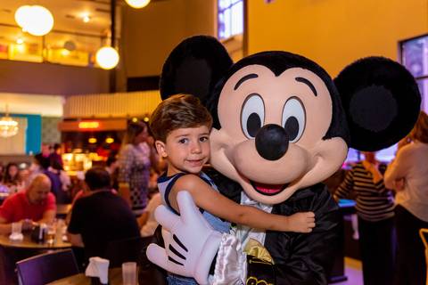 Fotografia de aniversário infantil em alphaville. Fotografia de aniversário infantil no buffet Planeta Kids Alphaville.'