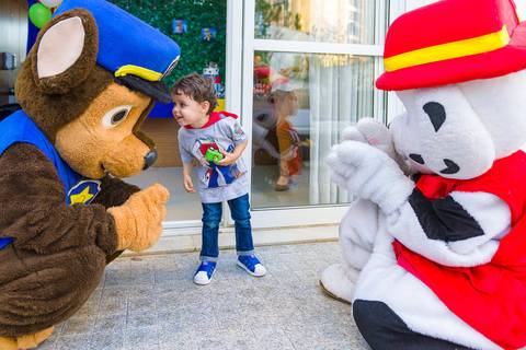 fotografia infantil em Alphaville, decoração patrulha canina, tema patrulha canina, fotógrafo aniversário infantil em alphaville, foto aniversário infantil. Fotografia de aniversário com a Patrulha Canina'