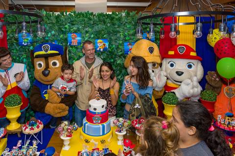 fotografia infantil em Alphaville, decoração patrulha canina, tema patrulha canina, fotógrafo aniversário infantil em alphaville, foto aniversário infantil. Fotografia de aniversário com a Patrulha Canina. Aniversário patrulha canina.'