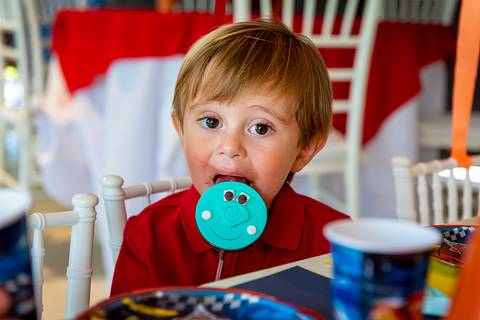 fotografia aniversário infantil carros. foto decoração carros. fotografia aniversário infantil em alphaville. Fotografia cars'