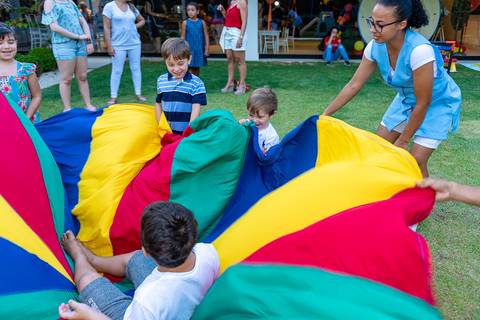 fotografia aniversário infantil carros. foto decoração carros. fotografia aniversário infantil em alphaville. Fotografia cars'