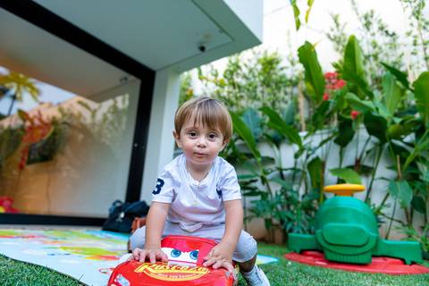 fotografia aniversário infantil carros. foto decoração carros. fotografia aniversário infantil em alphaville. Fotografia cars'