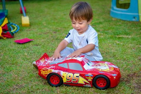 fotografia aniversário infantil carros. foto decoração carros. fotografia aniversário infantil em alphaville. Fotografia cars'