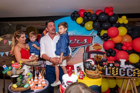 fotografia aniversário infantil carros. foto decoração carros. fotografia aniversário infantil em alphaville. Fotografia cars'