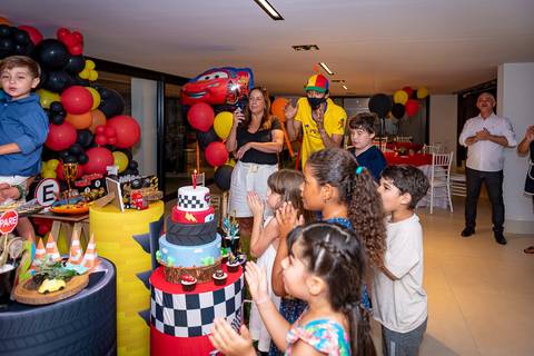 fotografia aniversário infantil carros. foto decoração carros. fotografia aniversário infantil em alphaville. Fotografia cars'
