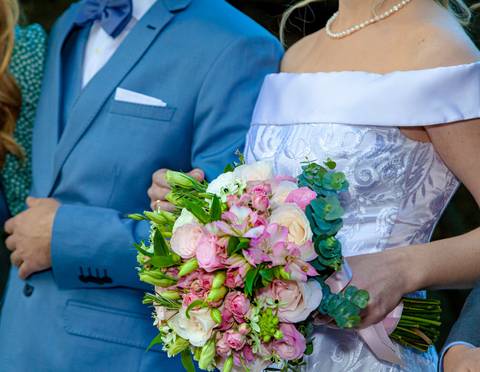 foto detalhe da noiva segurando o buquê,  foto casamento gruta alphaville, foto casamento alphaville, foto casamento barueri'