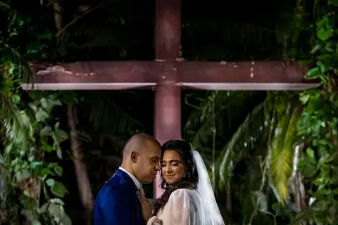 mini ensaio dos noivo após o casamento gruta alphaville, casamento na gruta Alphaville, foto de casamento na gruta Alphaville'