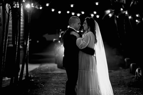 foto dos noivos antes da recepção, mini ensaio dos noivos gruta alphaville, casamento na gruta Alphaville, foto de casamento na gruta Alphaville'