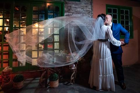 foto dos noivos antes da recepção, mini ensaio dos noivos gruta alphaville, casamento na gruta Alphaville, foto de casamento na gruta Alphaville'
