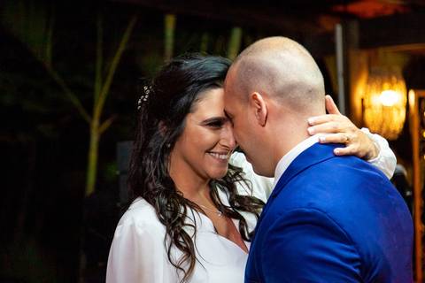 noivos dançando na festa do casamento gruta alphaville, casamento na gruta Alphaville, foto de casamento na gruta Alphaville'