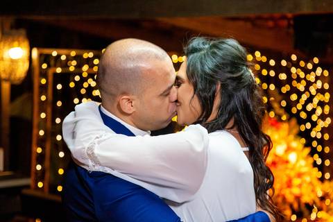 noivos dançando na festa do casamento gruta alphaville, casamento na gruta Alphaville, foto de casamento na gruta Alphaville'