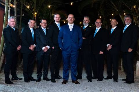 fotos dos padrinhos na festa de recepção do casamento gruta alphaville, fotos da decoração do casamento gruta alphaville, fotos da festa de recepção do casamento gruta alphaville, casamento na gruta Alphaville, foto de casamento na gruta Alphaville'