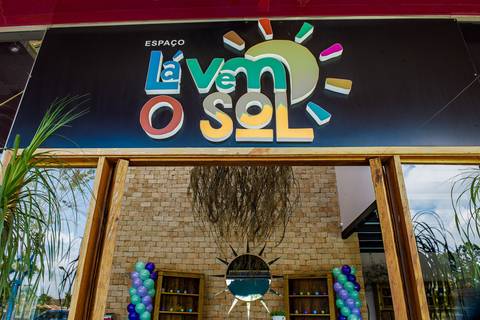 Espaço Lá Vem o Sol, foto do aniversário infantil no buffet Espaço Lá Vem o Sol Alphaville com os personagens de Monstros SA Boo Mike Sullivan, foto aniversário infantil alphaville, espaço Lá Vem o Sol Alphaville, entrada '