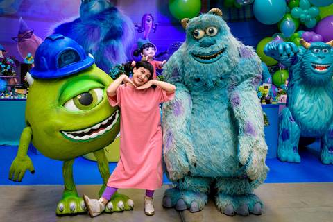 Espaço Lá Vem o Sol, foto do aniversário infantil no buffet Espaço Lá Vem o Sol Alphaville com os personagens de Monstros SA Boo Mike Sullivan, foto aniversário infantil alphaville, espaço Lá Vem o Sol Alphaville'