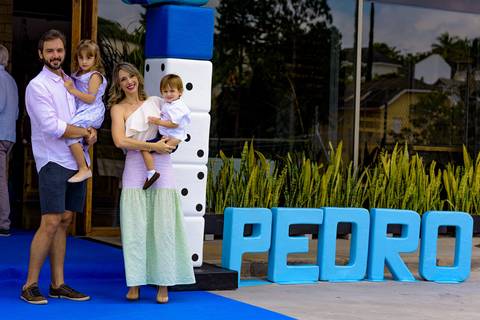 foto do aniversário infantil no buffet Espaço Lá Vem o Sol Alphaville com os personagens de Monstros SA Boo Mike Sullivan, foto aniversário infantil alphaville, espaço Lá Vem o Sol'