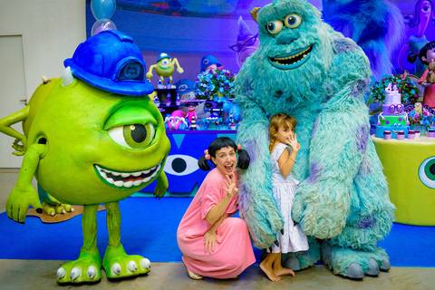Espaço Lá Vem o Sol, foto do aniversário infantil no buffet Espaço Lá Vem o Sol Alphaville com os personagens de Monstros SA Boo Mike Sullivan, foto aniversário infantil alphaville, espaço Lá Vem o Sol Alphaville'