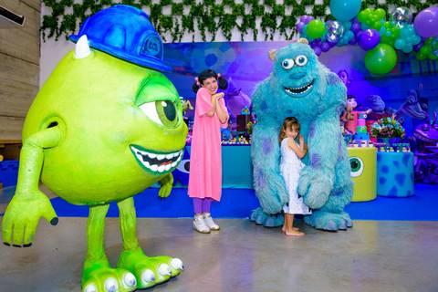 Espaço Lá Vem o Sol, foto do aniversário infantil no buffet Espaço Lá Vem o Sol Alphaville com os personagens de Monstros SA Boo Mike Sullivan, foto aniversário infantil alphaville, espaço Lá Vem o Sol Alphaville'