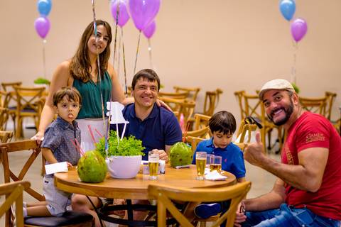 foto do aniversário infantil no buffet Espaço Lá Vem o Sol Alphaville com os personagens de Monstros SA Boo Mike Sullivan, foto aniversário infantil alphaville, espaço Lá Vem o Sol'