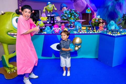 foto do aniversário infantil no buffet Espaço Lá Vem o Sol Alphaville com os personagens de Monstros SA Boo Mike Sullivan, foto aniversário infantil alphaville, espaço Lá Vem o Sol'