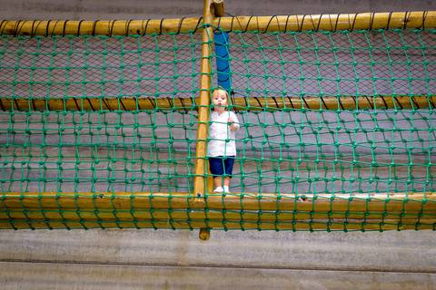 foto do aniversário infantil no buffet Espaço Lá Vem o Sol Alphaville com os personagens de Monstros SA Boo Mike Sullivan, foto aniversário infantil alphaville, espaço Lá Vem o Sol'