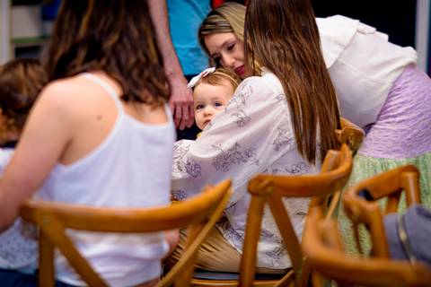foto do aniversário infantil no buffet Espaço Lá Vem o Sol Alphaville com os personagens de Monstros SA Boo Mike Sullivan, foto aniversário infantil alphaville, espaço Lá Vem o Sol'