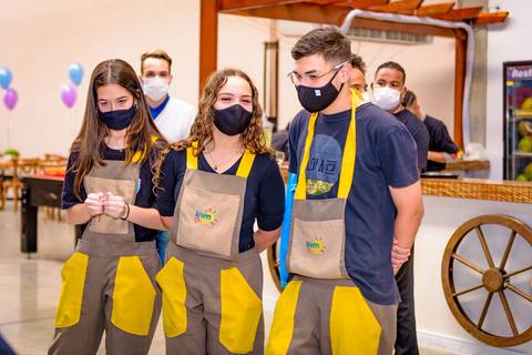 Espaço Lá Vem o Sol, foto do aniversário infantil no buffet Espaço Lá Vem o Sol Alphaville com os personagens de Monstros SA Boo Mike Sullivan, foto aniversário infantil alphaville, espaço Lá Vem o Sol Alphaville'