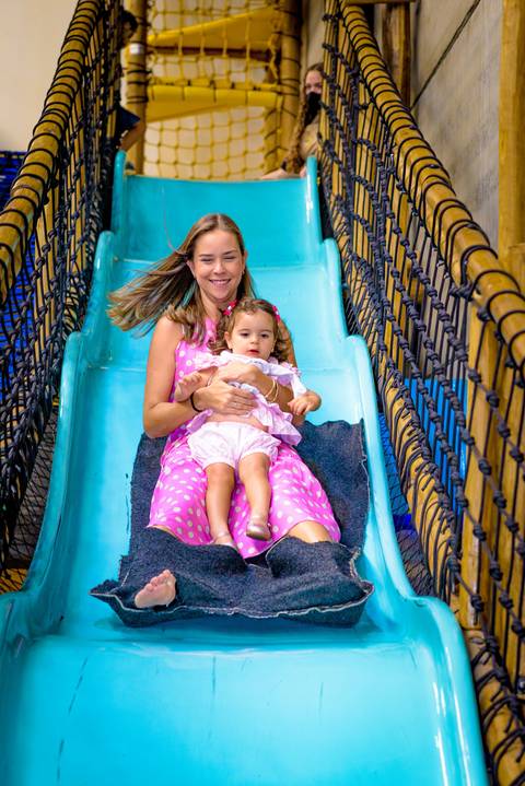 Espaço Lá Vem o Sol, foto do aniversário infantil no buffet Espaço Lá Vem o Sol Alphaville com os personagens de Monstros SA Boo Mike Sullivan, foto aniversário infantil alphaville, espaço Lá Vem o Sol Alphaville'