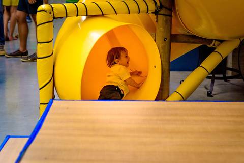 foto do aniversário infantil no buffet Espaço Lá Vem o Sol Alphaville com os personagens de Monstros SA Boo Mike Sullivan, foto aniversário infantil alphaville, espaço Lá Vem o Sol'