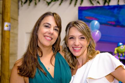 foto do aniversário infantil no buffet Espaço Lá Vem o Sol Alphaville com os personagens de Monstros SA Boo Mike Sullivan, foto aniversário infantil alphaville, espaço Lá Vem o Sol'