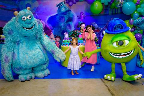 Espaço Lá Vem o Sol, foto do aniversário infantil no buffet Espaço Lá Vem o Sol Alphaville com os personagens de Monstros SA Boo Mike Sullivan, foto aniversário infantil alphaville, espaço Lá Vem o Sol Alphaville'
