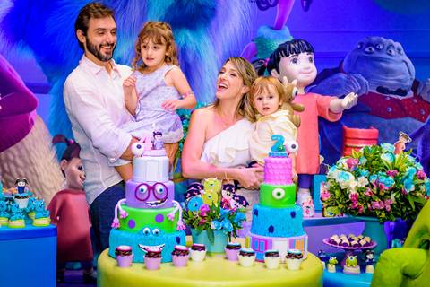 foto do aniversário infantil no buffet Espaço Lá Vem o Sol Alphaville com os personagens de Monstros SA Boo Mike Sullivan, foto aniversário infantil alphaville, espaço Lá Vem o Sol'