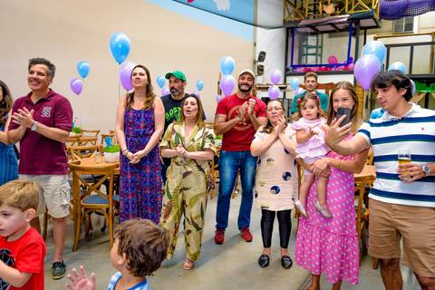 Espaço Lá Vem o Sol, foto do aniversário infantil no buffet Espaço Lá Vem o Sol Alphaville com os personagens de Monstros SA Boo Mike Sullivan, foto aniversário infantil alphaville, espaço Lá Vem o Sol Alphaville'
