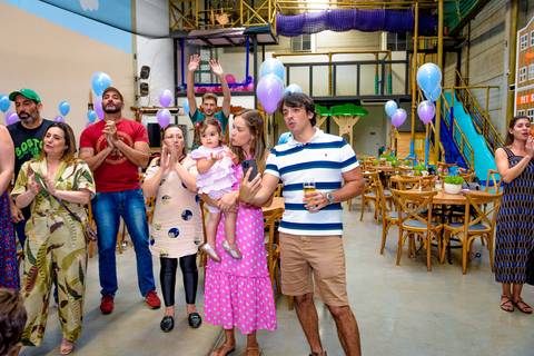 Espaço Lá Vem o Sol, foto do aniversário infantil no buffet Espaço Lá Vem o Sol Alphaville com os personagens de Monstros SA Boo Mike Sullivan, foto aniversário infantil alphaville, espaço Lá Vem o Sol Alphaville'