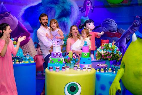 Espaço Lá Vem o Sol, foto do aniversário infantil no buffet Espaço Lá Vem o Sol Alphaville com os personagens de Monstros SA Boo Mike Sullivan, foto aniversário infantil alphaville, espaço Lá Vem o Sol Alphaville'