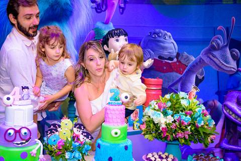 Espaço Lá Vem o Sol, foto do aniversário infantil no buffet Espaço Lá Vem o Sol Alphaville com os personagens de Monstros SA Boo Mike Sullivan, foto aniversário infantil alphaville, espaço Lá Vem o Sol Alphaville'