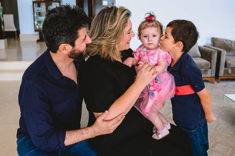ensaio família - ensaio em casa - foto de família - fotografando na casa do cliente - fotos em casa - ensaio em casa'