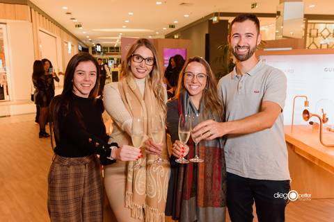 público brindando wineyard'