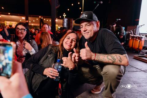 ultramen com público'