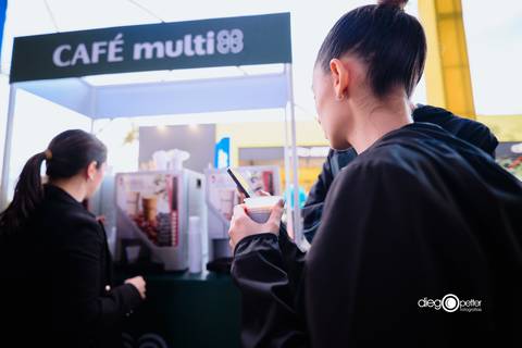 café grátis no espaço multi maratona'