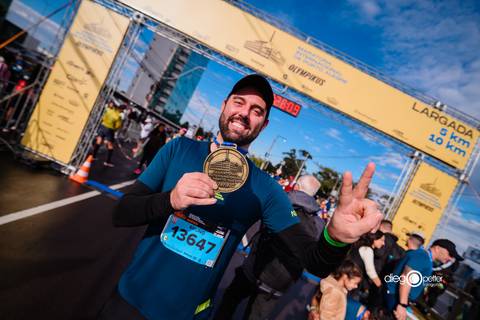 chegada 41ª maratona porto alegre com medalha 13647'